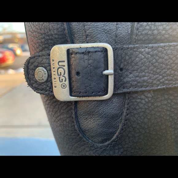 BLACK LEATHER UGG’S: Like New; Women’s size 8 - Picture 3 of 6